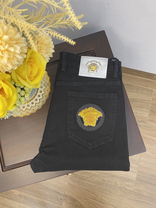 ブランドジーンズ正面デザイン